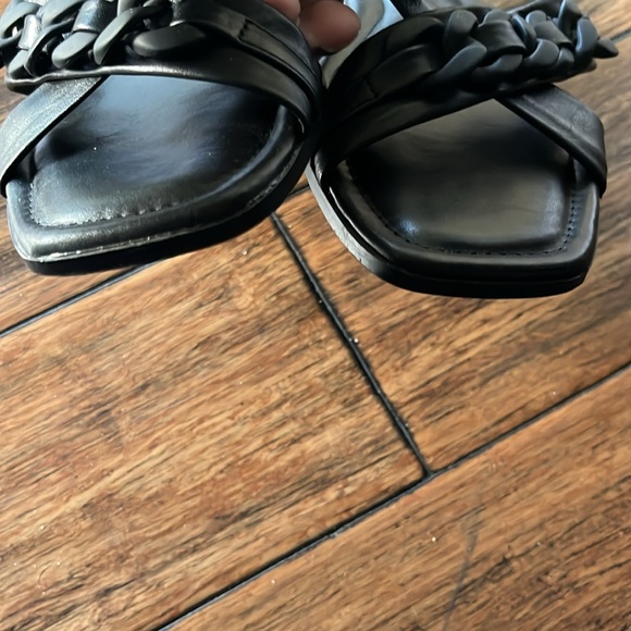 TAMARI - ZENIA LEATHER SLIDE SANDAL, Black - Picture 4 of 9